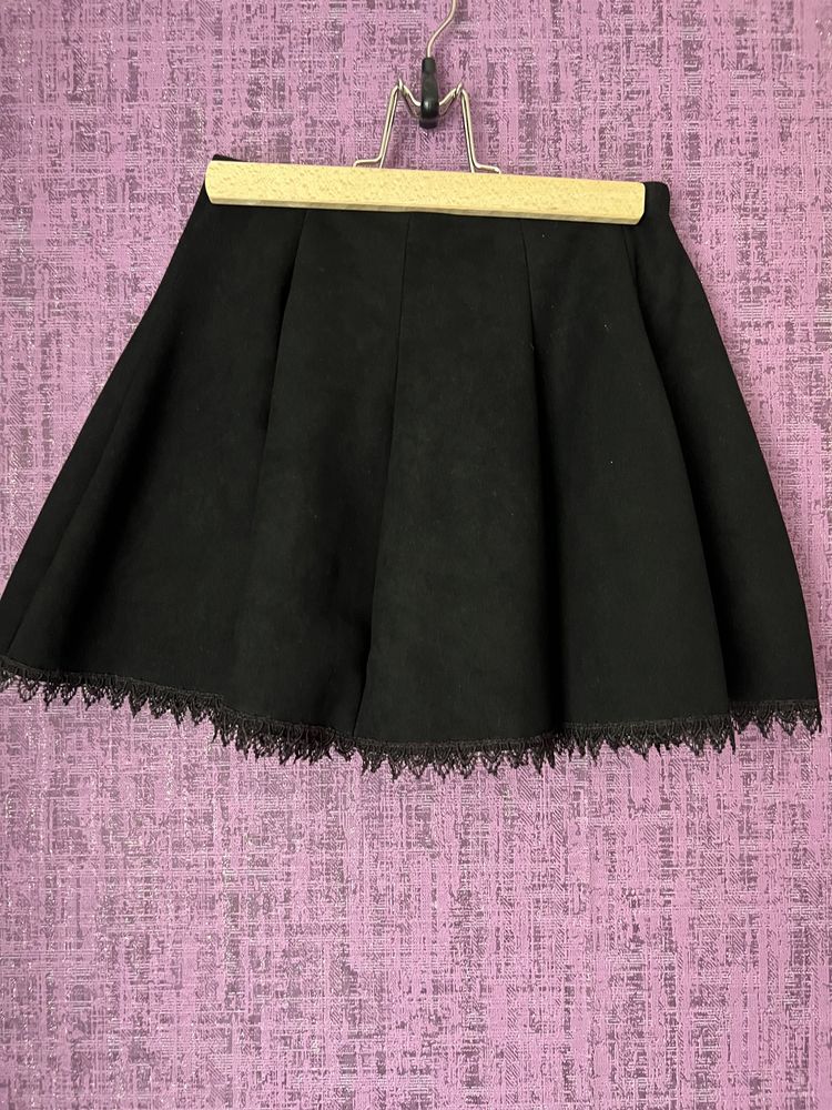 Школьная черная юбка юбочка с кружевом шкільна юбка