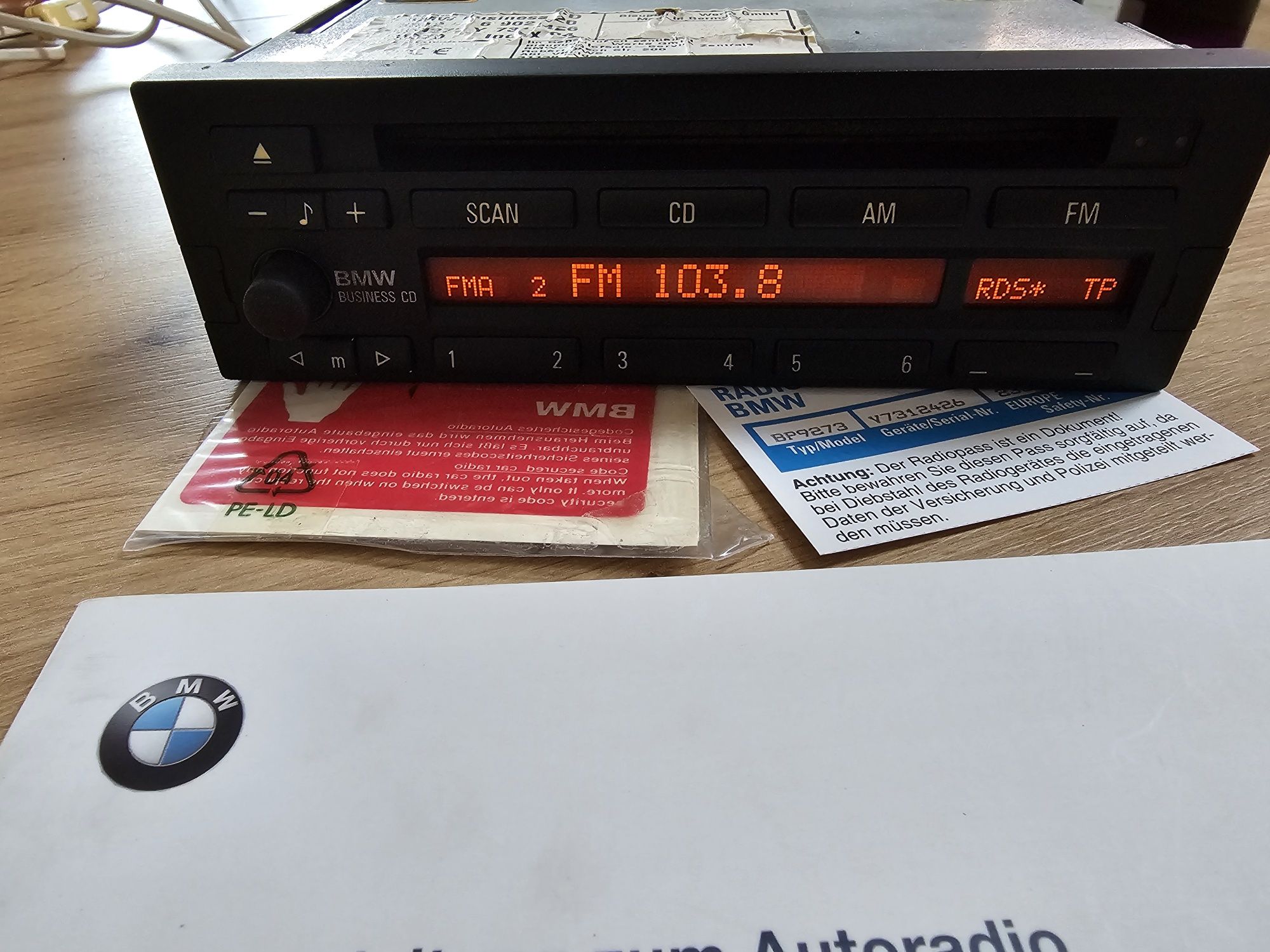 Radio BMW Business CD43 BP9273 BMW E30 E31 E32 E34 E36 Z3