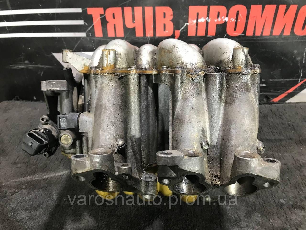 Колектор впускний 2.6B Audi A6 C4 078133222E 11236