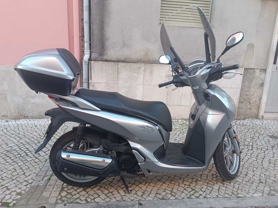 Honda SH300i –  Muito bem estimada – 2 chaves + alarme
