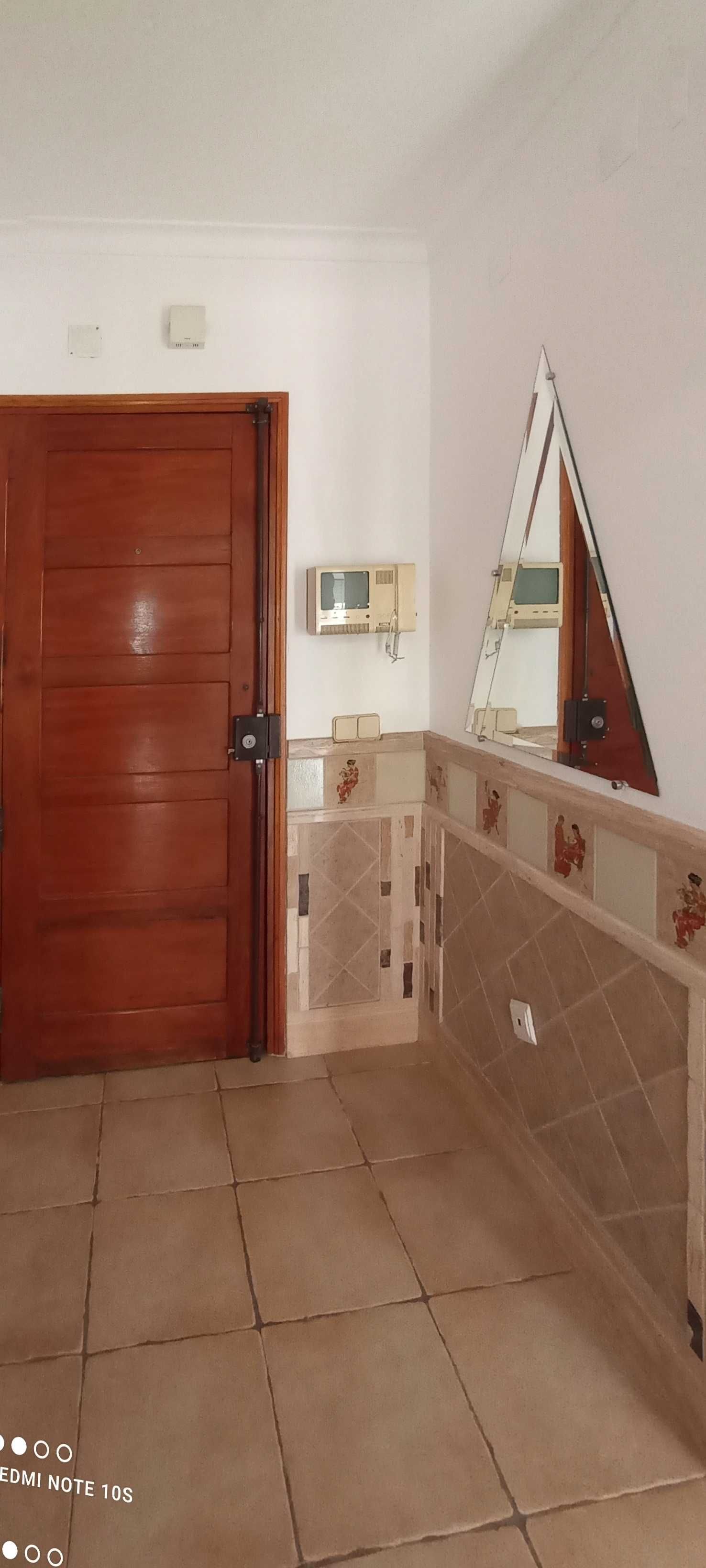 Apartamento T2 perto do tribunal da Moita