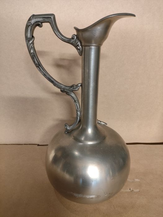 Peça decorativa em estanho