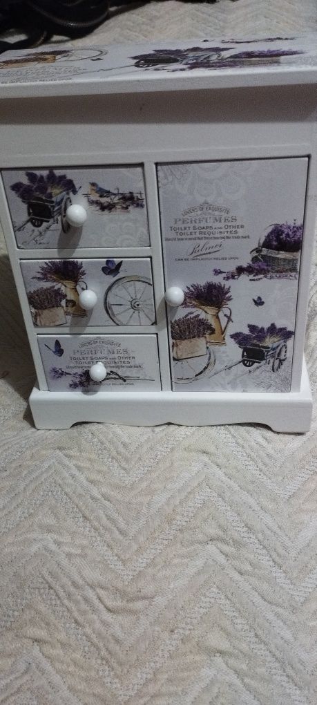 Продам скриньку для прикрас