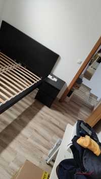 Cama Malm + colchão 140x200 + mesa cabeceira