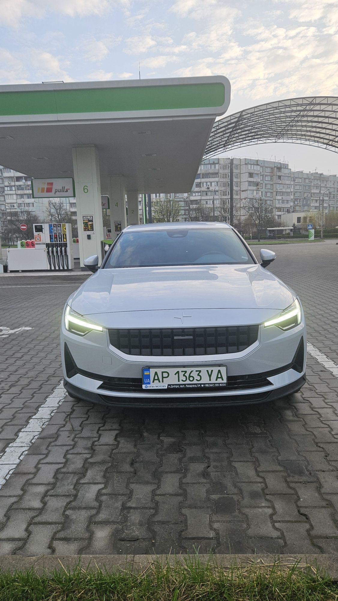 ПРОДАМ  полностью целый Polestar 2