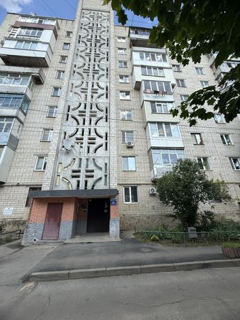 Продаж 1 к квартири