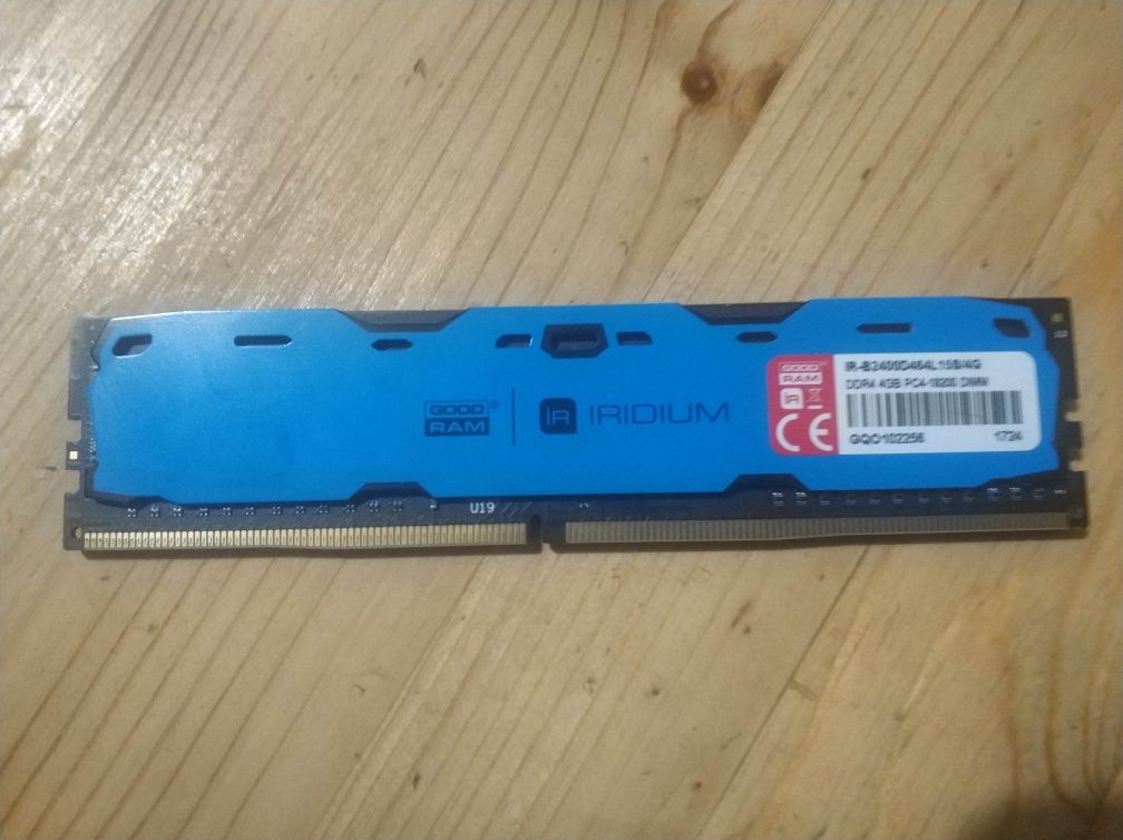 Good Ram Iridium ddr4 4 gb 2400.