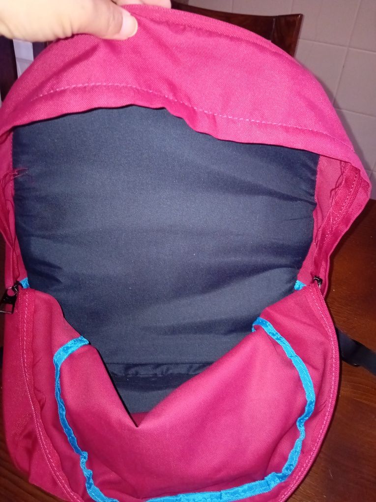 Mochila Skechers ótimo estado