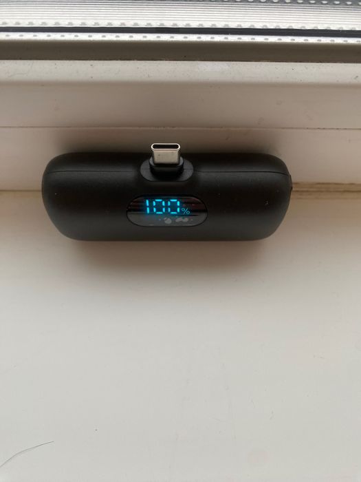 Продам компактний павербанк type-C зарядка (6000 mAh)