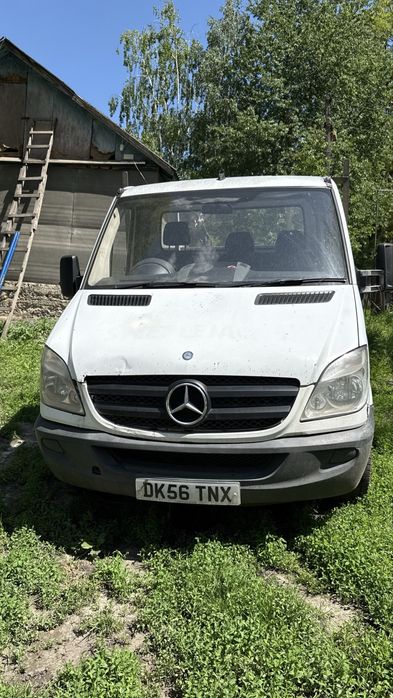 Автомобіль mersedes - sprinter