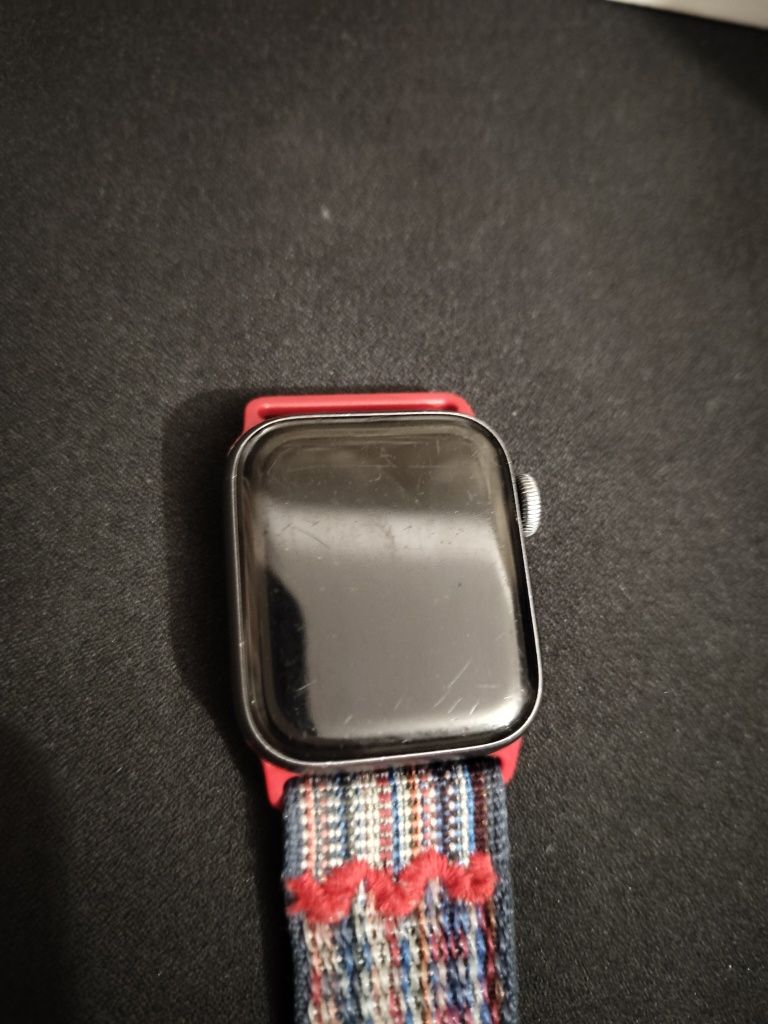 Годинник apple watch series 4