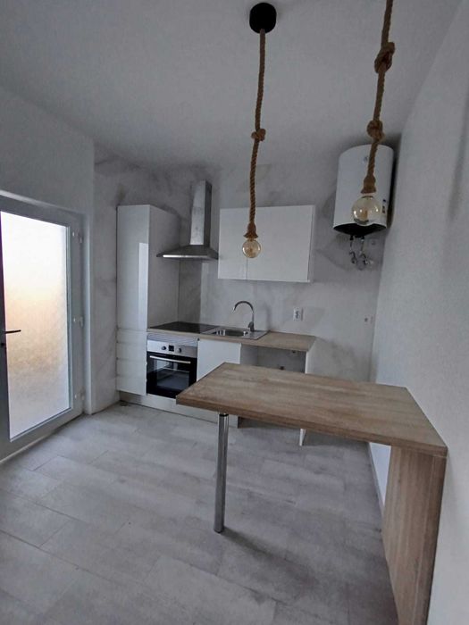 Arrenda-se T1 em Moradia geminada