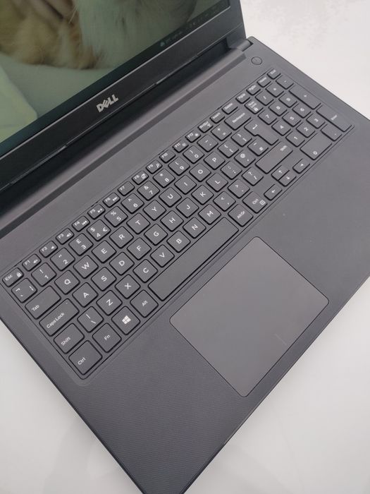 DELL VOSTRO 15 • 15.6" FHD • Intel Core i5-7200U • 8 / 256 •  SSD