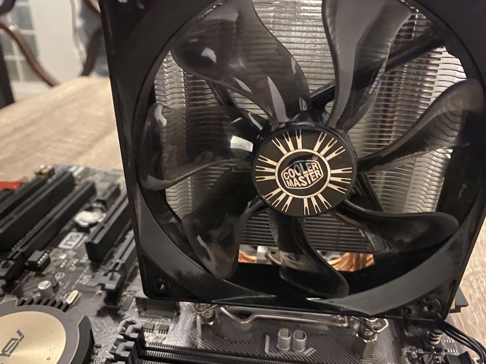 Asus Z97-A , i7-4790K, HyperX 8gb, cooler master , Fractal 650w bronze