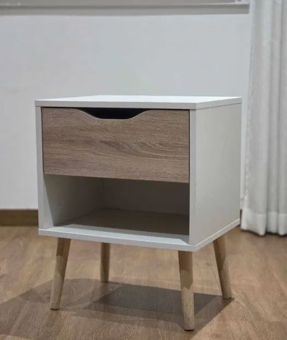 Cama + 2 mesas de cabeceira
