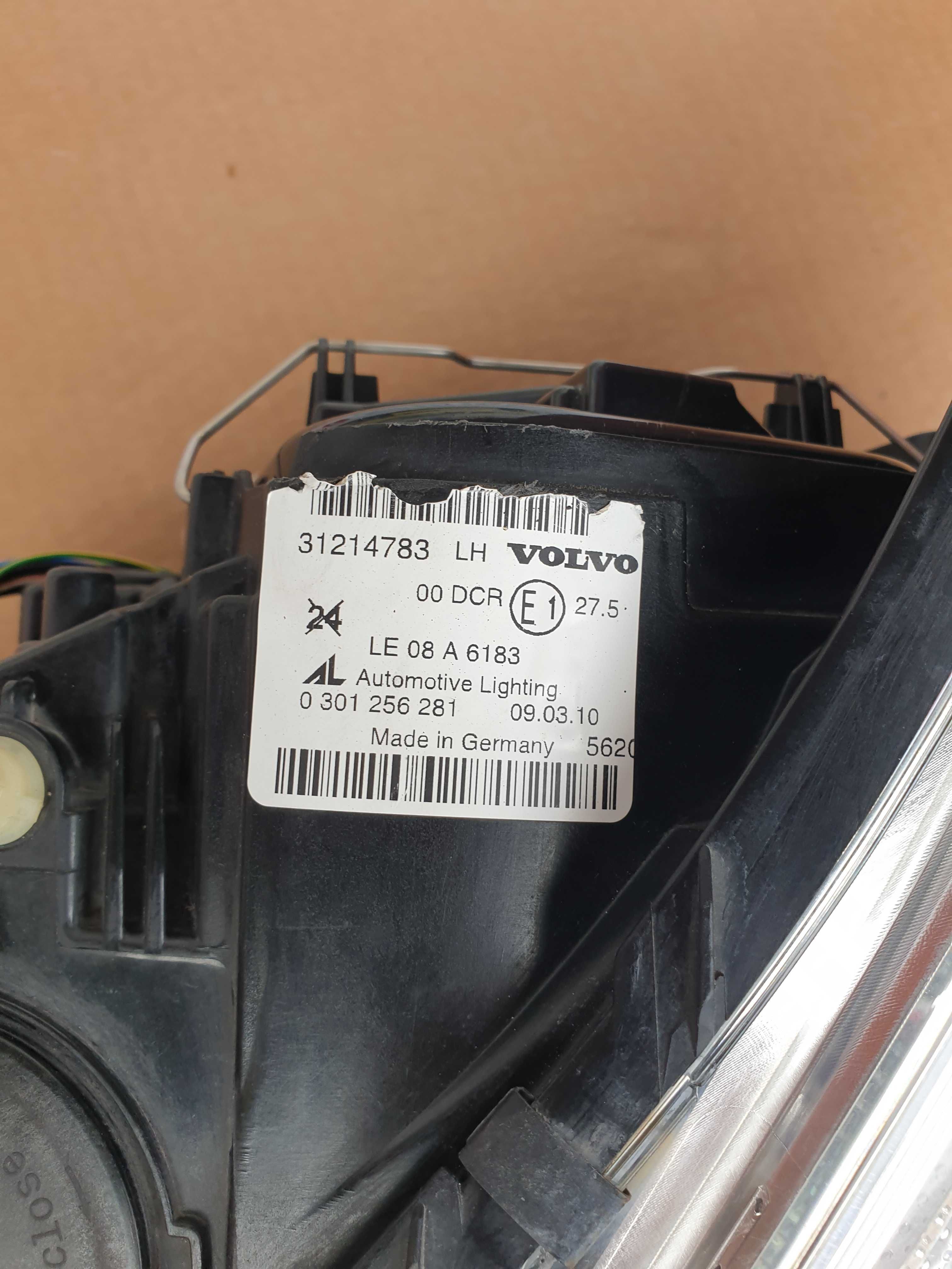 volvo C70 lampa przednia prawa  volvo C70  2010 Rok  EU  XENON