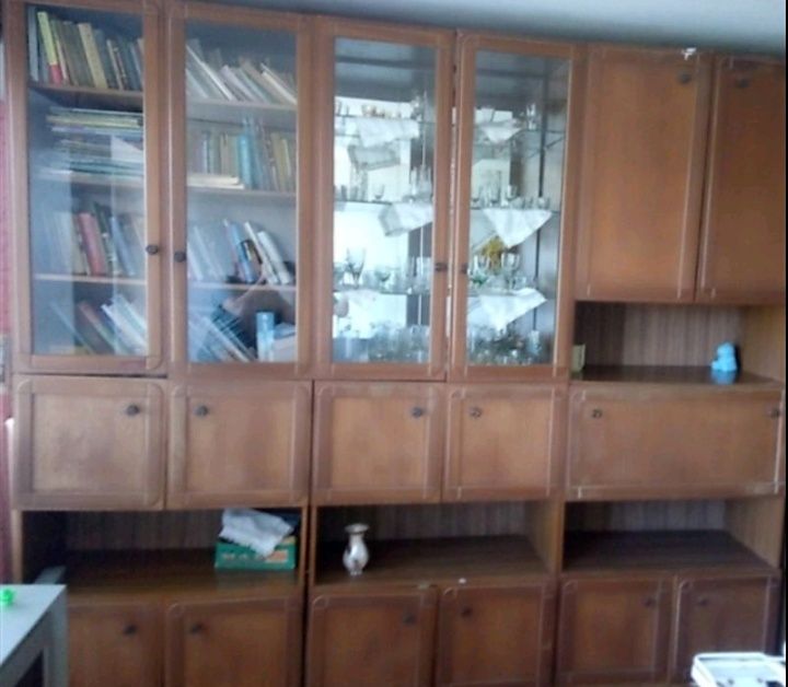 Стінка в зал.три секції і шкаф двох дверний.