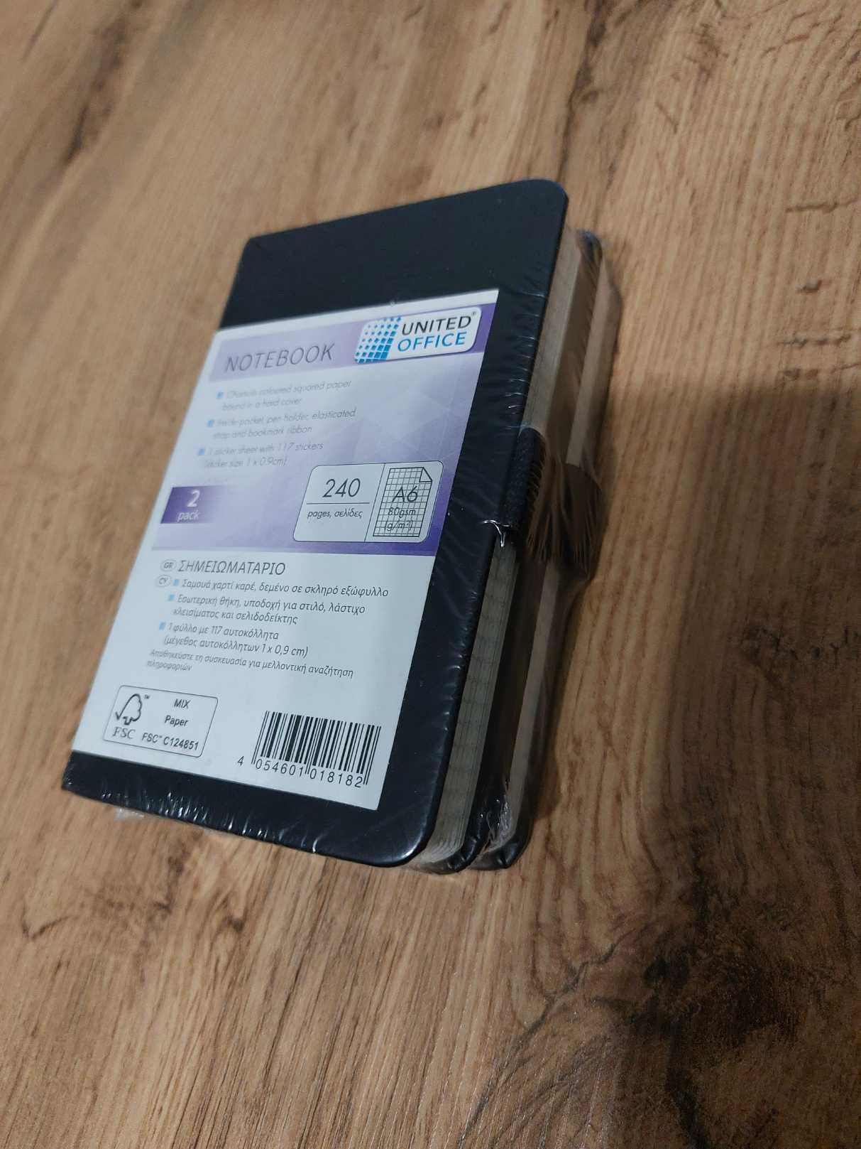 Zestaw 2 notesów A6 w kratkę, 240 stron, twarda oprawa z gumką