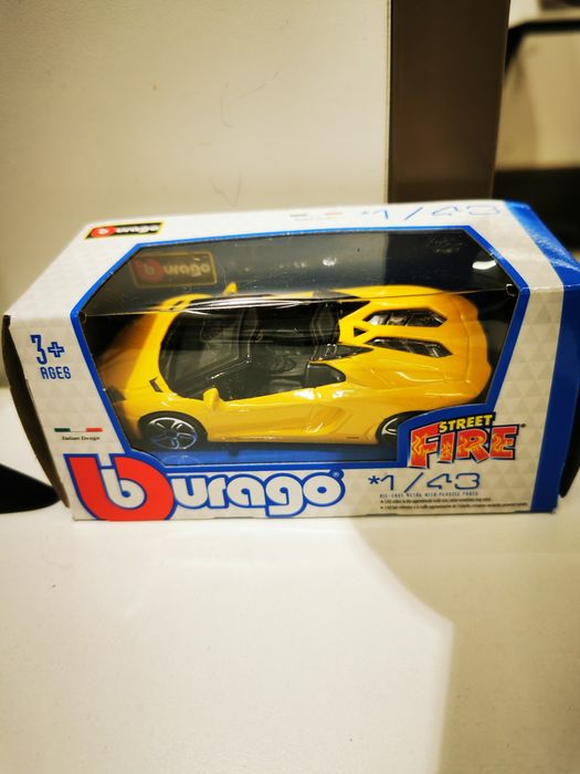 Lamborghini Aventador Roadster Burago 1/43