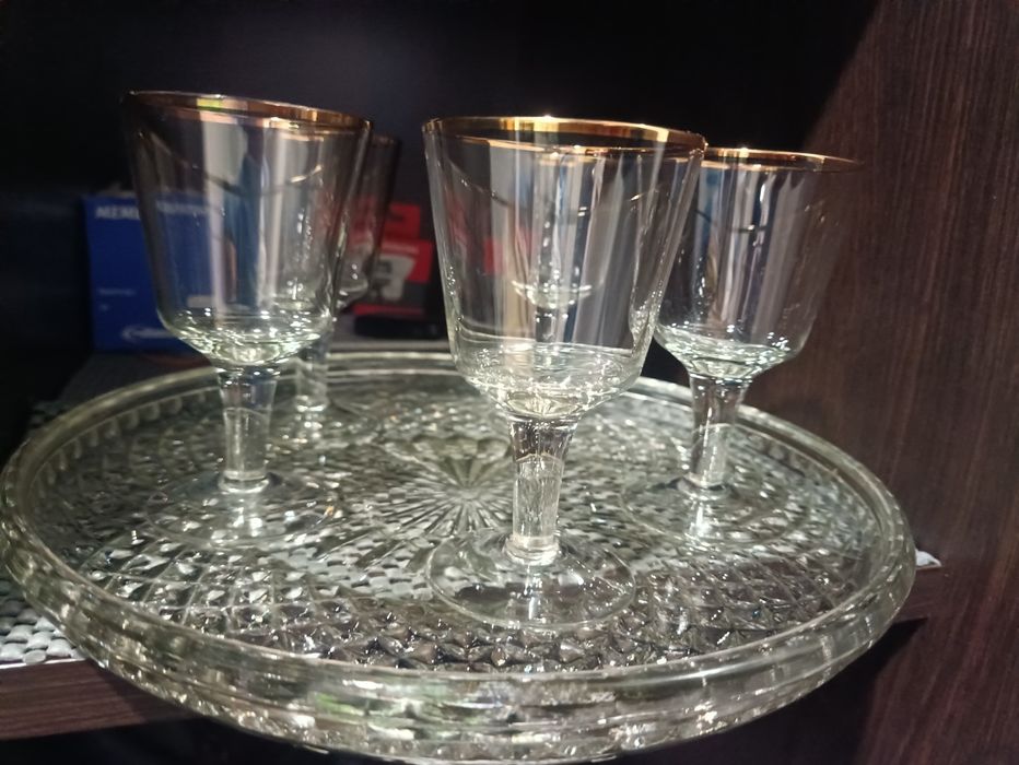 Рюмки Набір рюмок фужерів та блюда