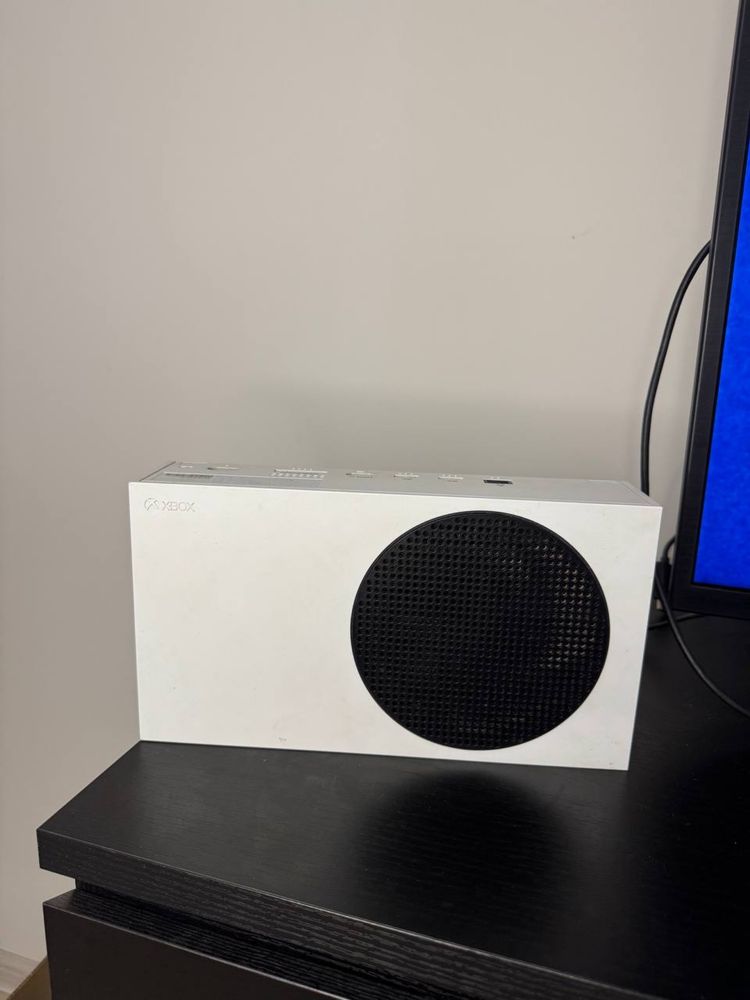 Продам Xbox Series S