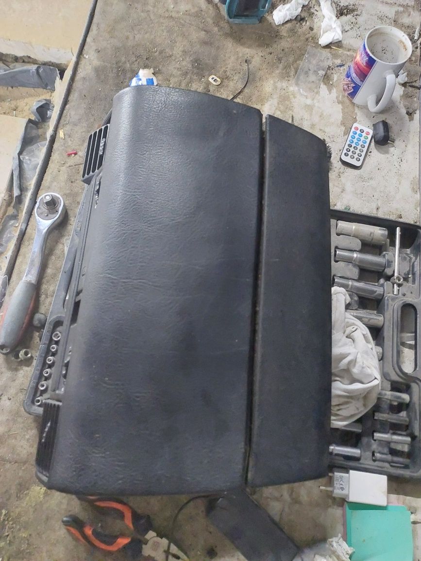 Sprzedam Części bmw e36 kanapa tylna do e46 sedan