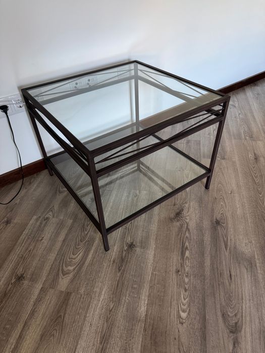 Mesa de canto em ferro e vidro