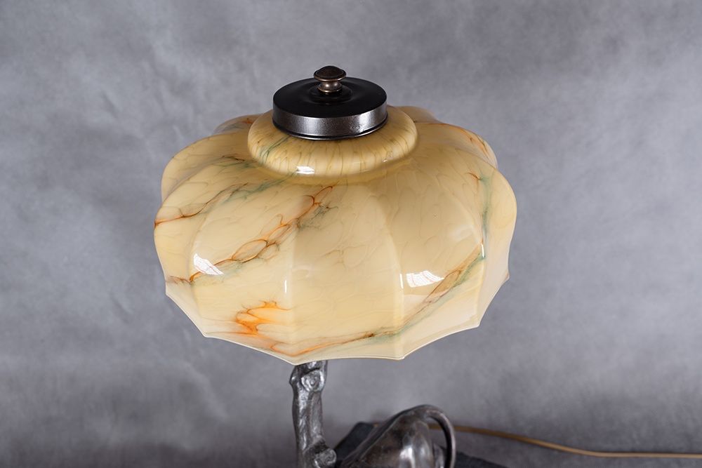 Lampa stołowa / biurkowa z figurą lwa, lata 30. XX wieku