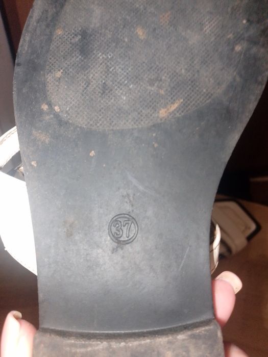 Шкіряні шльопанці жіночі