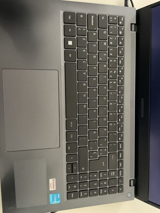 Portatil Medion Akoya (C/ carregador)