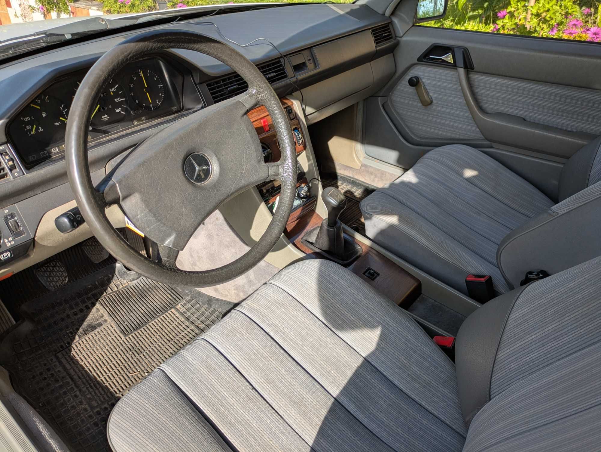 Mercedez-Benz 200TD (carrinha) 1987