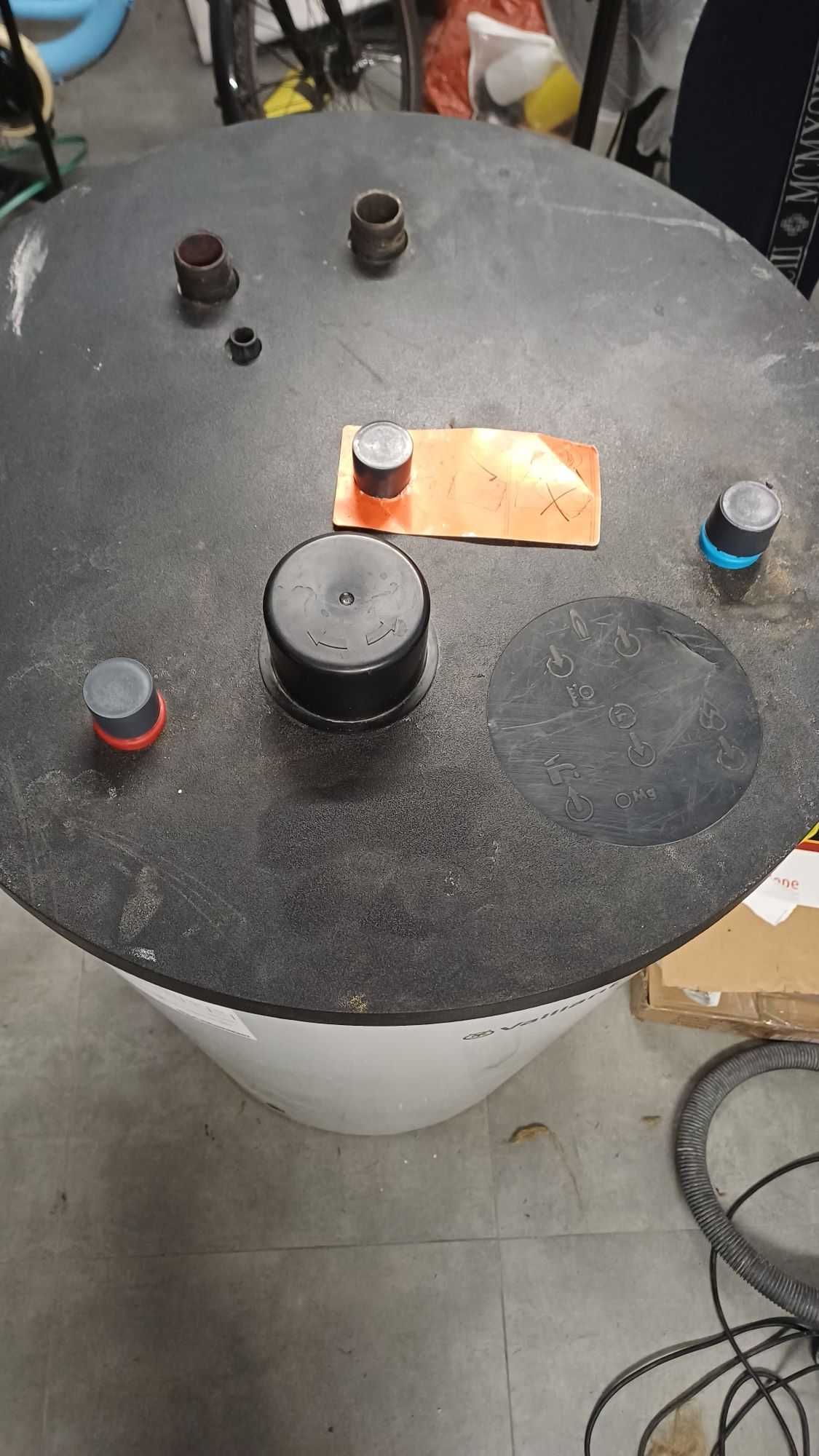 Zasobnik stojący, okrągły c.w.u. VIH R 200/6B VAILLANT