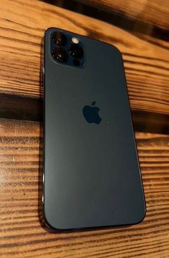 Продам IPhone 12 Pro 128