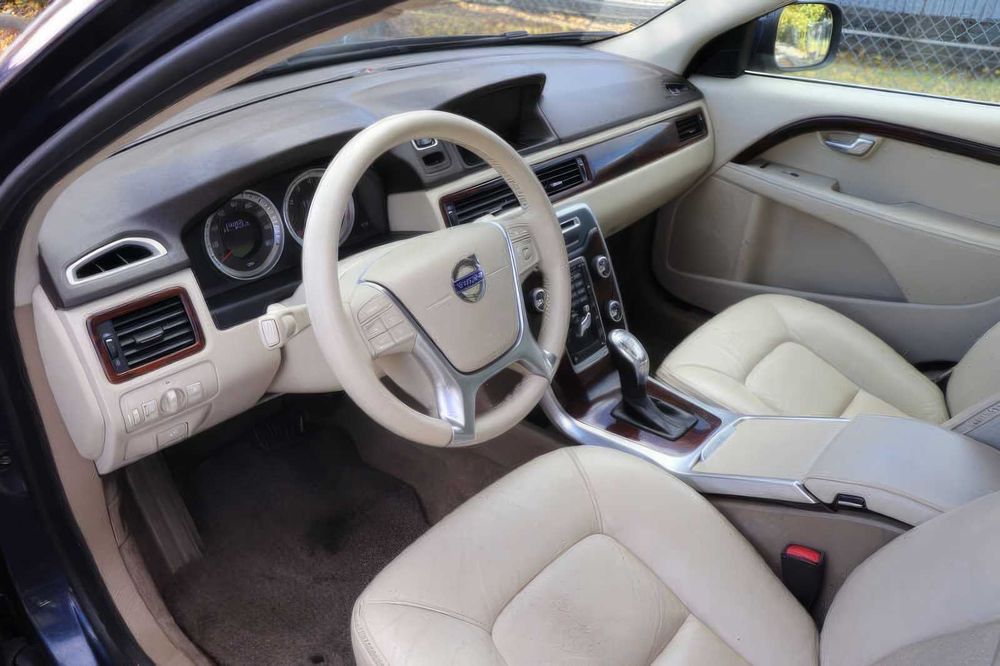 Volvo XC70 T6 Premier Plus      2013