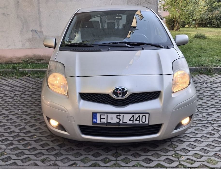 Toyota Yaris 1,3 benzyna 2011 rok