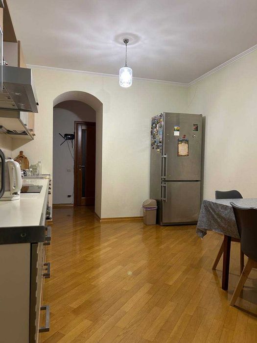 Продам видову трикімнатну квартиру Київ Левка Лук'яненка 29 Оболонь