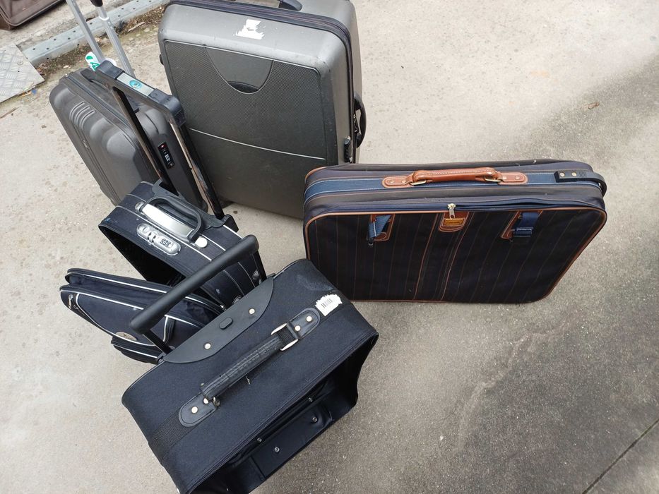 Vendo malas de viagem