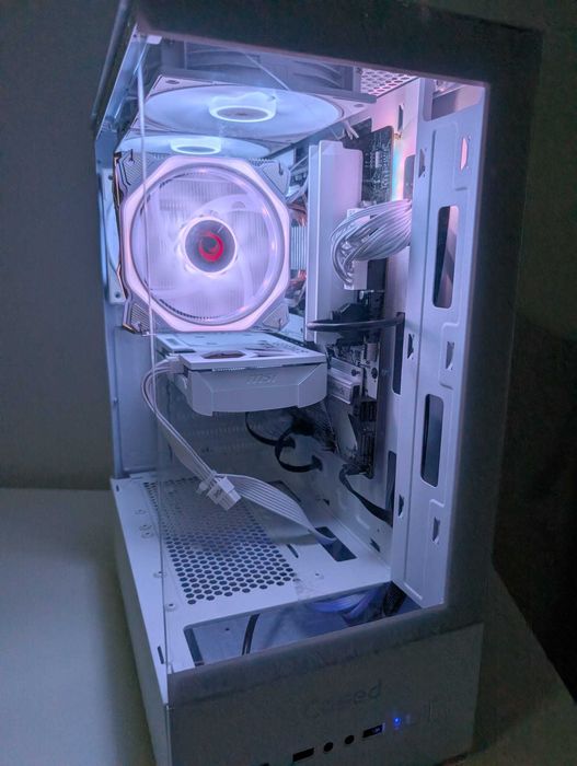 Cały Biały Komputer Gamingowy R5 7500F/RTX5060/32GB DDR5/600W, FVAT23%