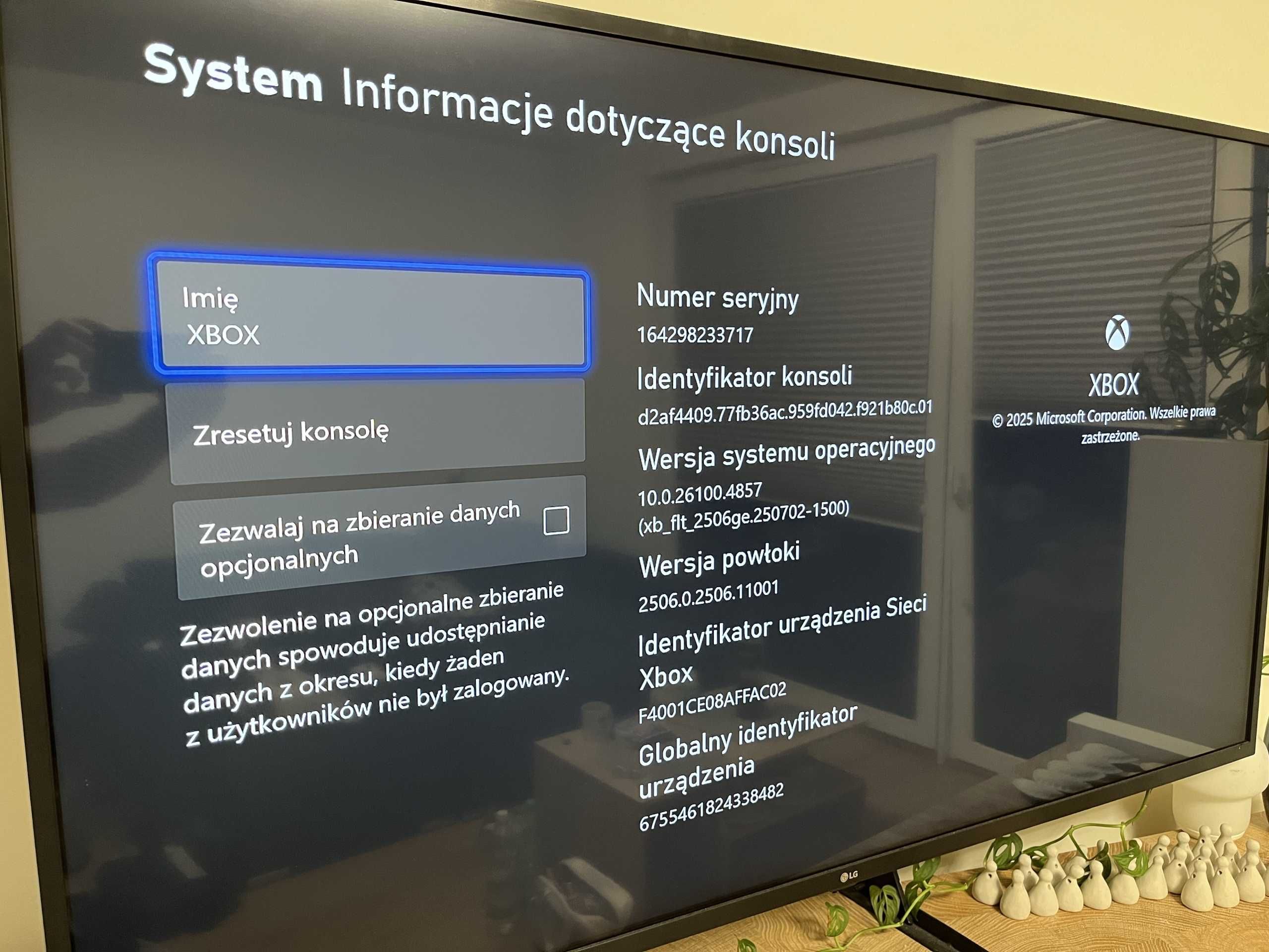 Konsola Xbox Series S 512GB + 2 pady po czyszczeniu stan bdb