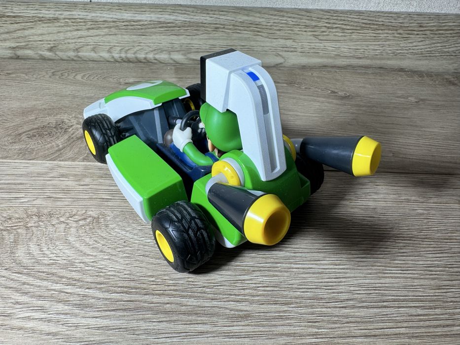 Машинка Luigi для Mario Kart Live: Home Circuit
