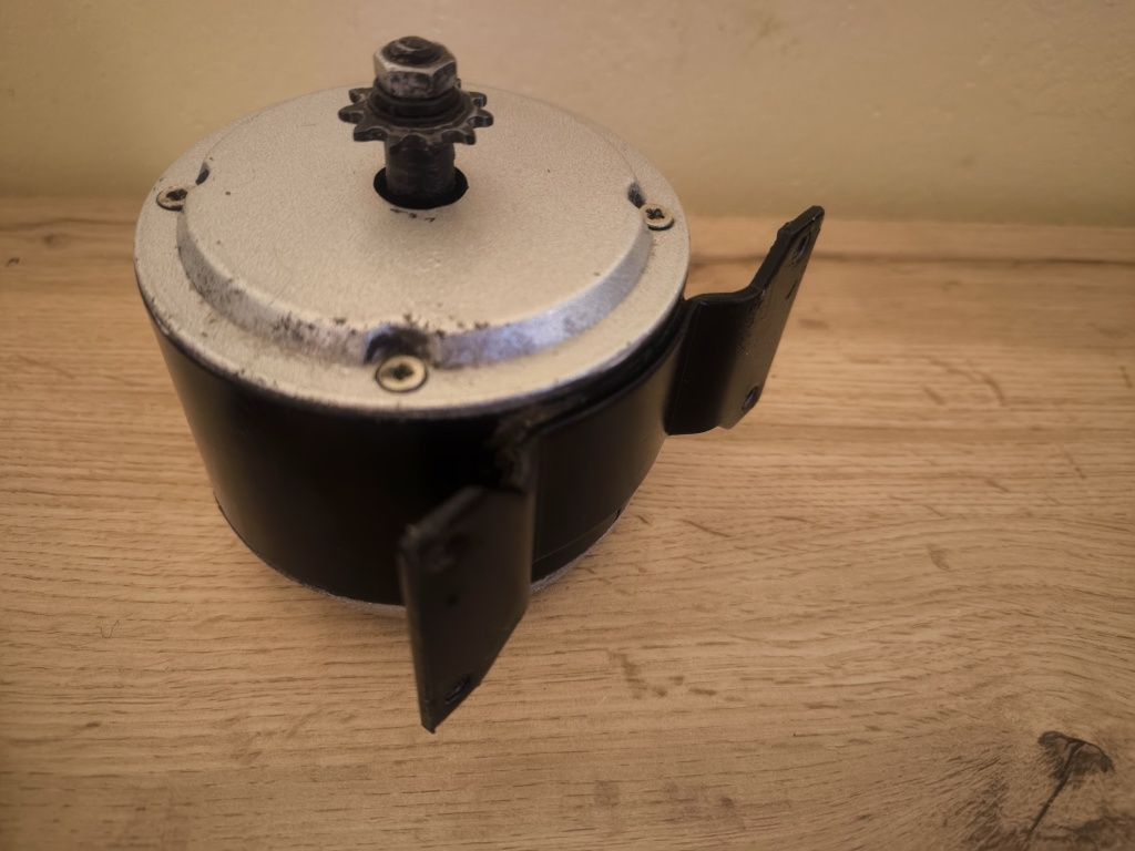 Silnik elektryczny do roweru 3750rpm 24V 16A + zębatka