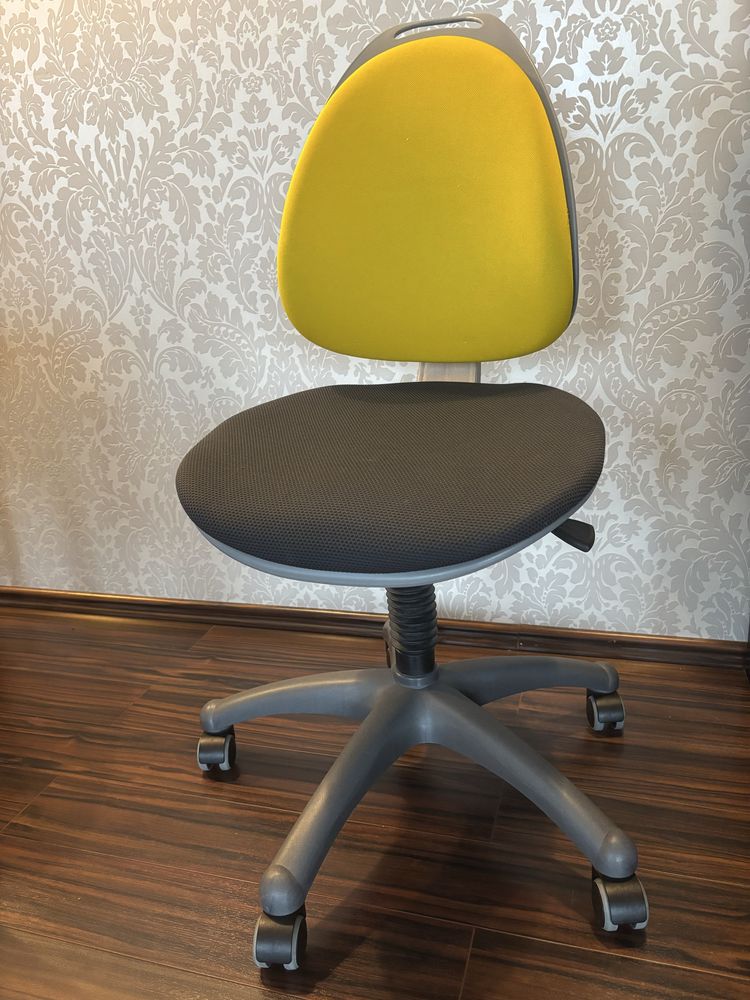 Krzesło Kettler Berri obrotowe biurowe regulowane 116-188 cm