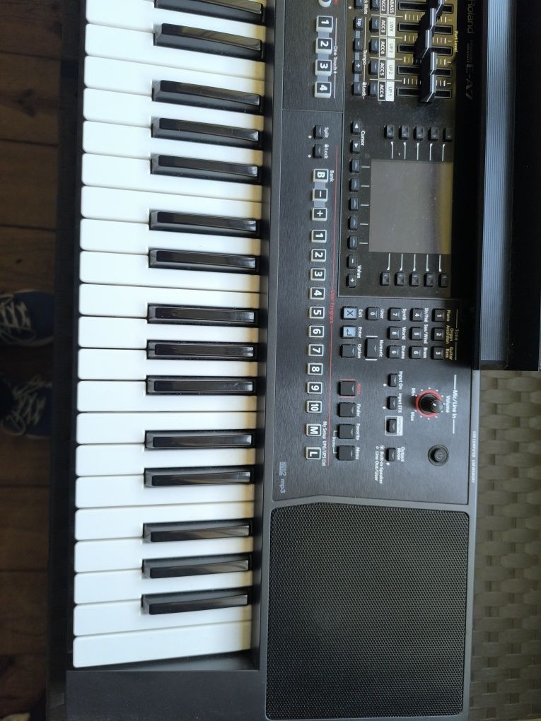 Teclado Roland EA7 800€