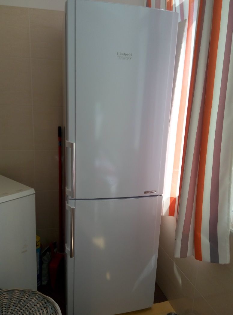 Frigorífico Combinado HOTPOINT