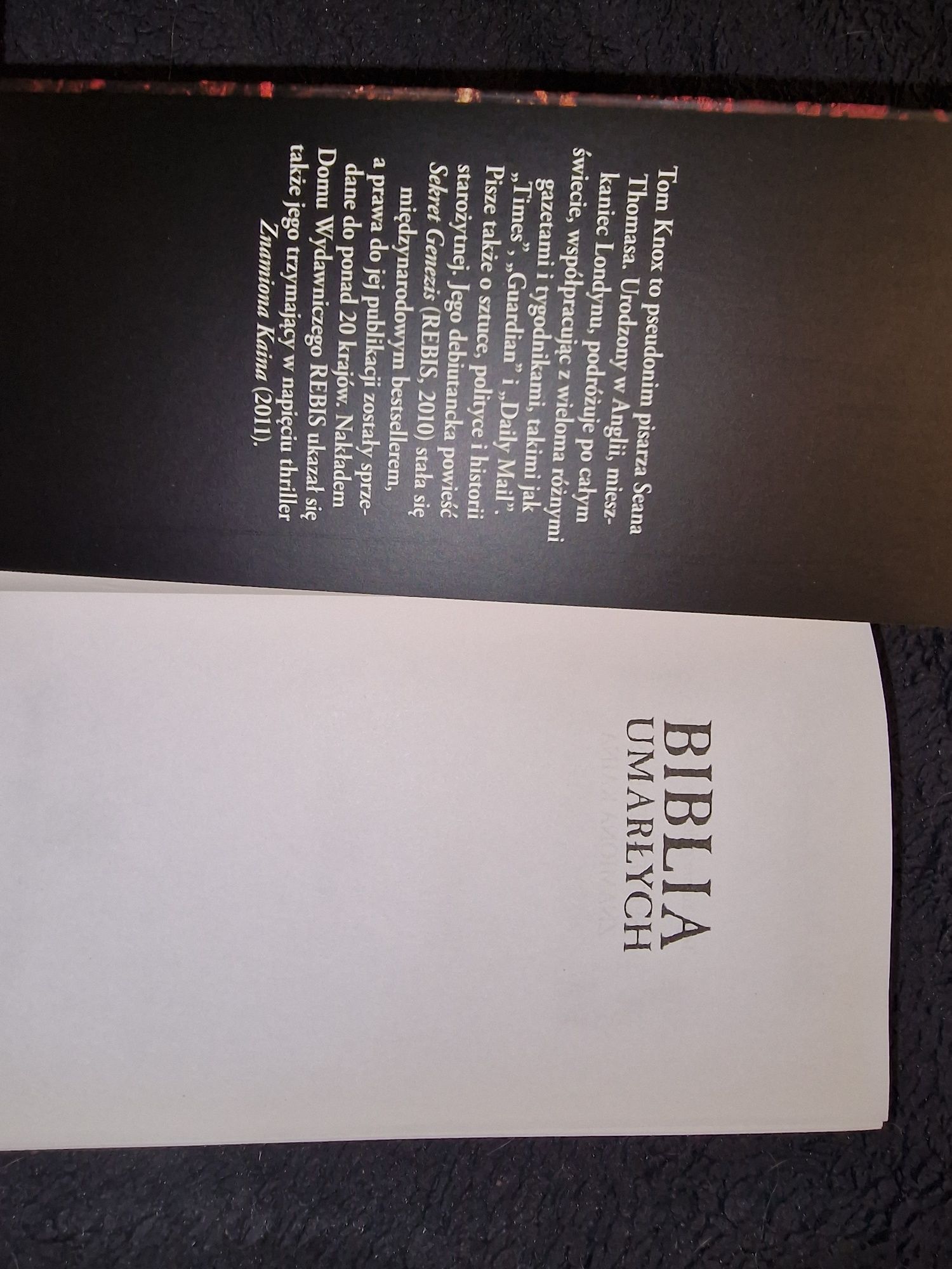 Biblia umarłych Tom Knox
