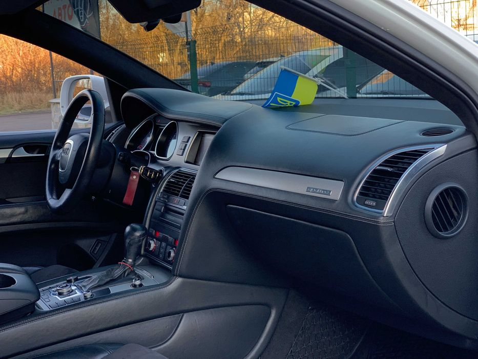Audi Q7 2011  3.0 4х4