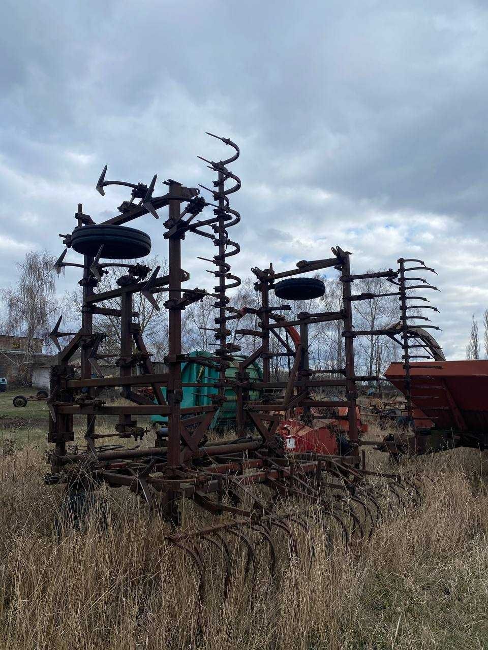Агрегати для обробітку грунту: БДТ-3. БДТ-7. БМШ-15.Культиватори.Плуги