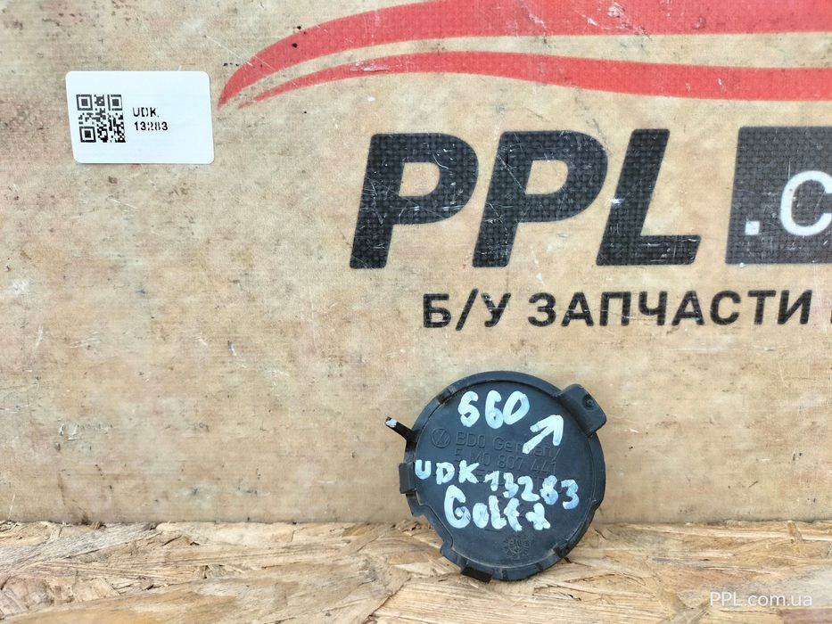 VW Golf Plus 2005-2009 заглушка крюка заднего бампера 5M0807441