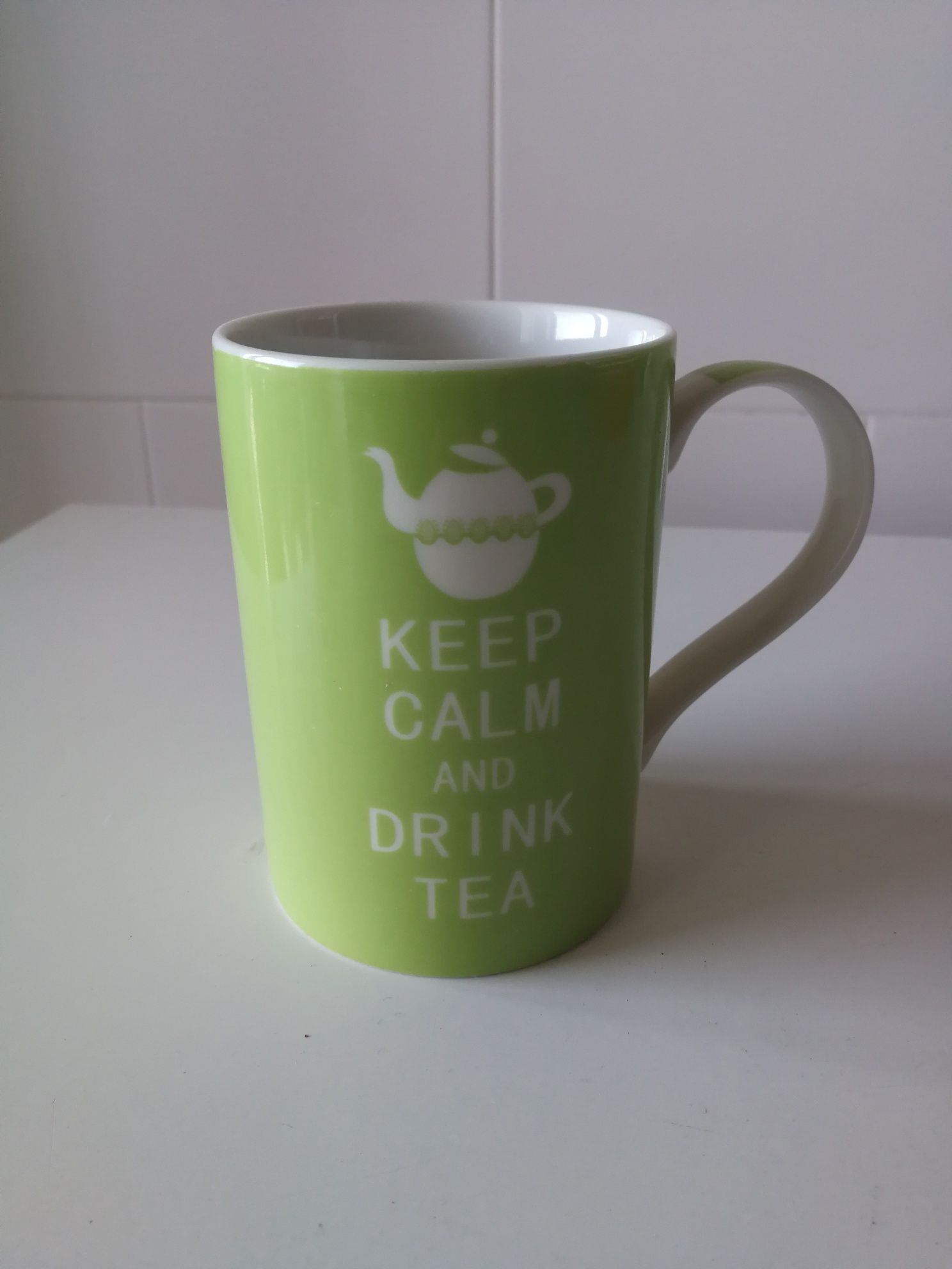 Caneca keep Calm and Drink Tea Loja Gato Preto