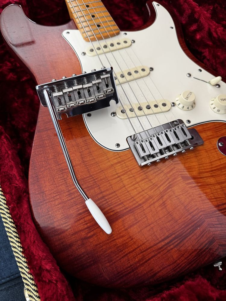 Fender Stratocaster American Select Cherry Burst 2012
